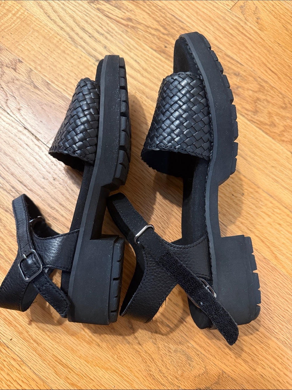 Munro Women's Conner Ankle Strap Platform Sandal Black - Picture 6 of 9